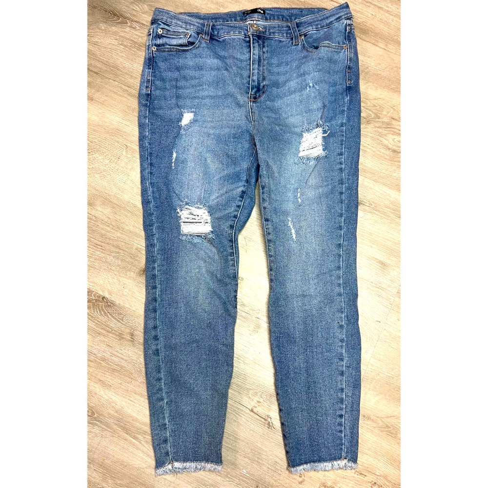 Fashion Nova Ripped skinny jeans